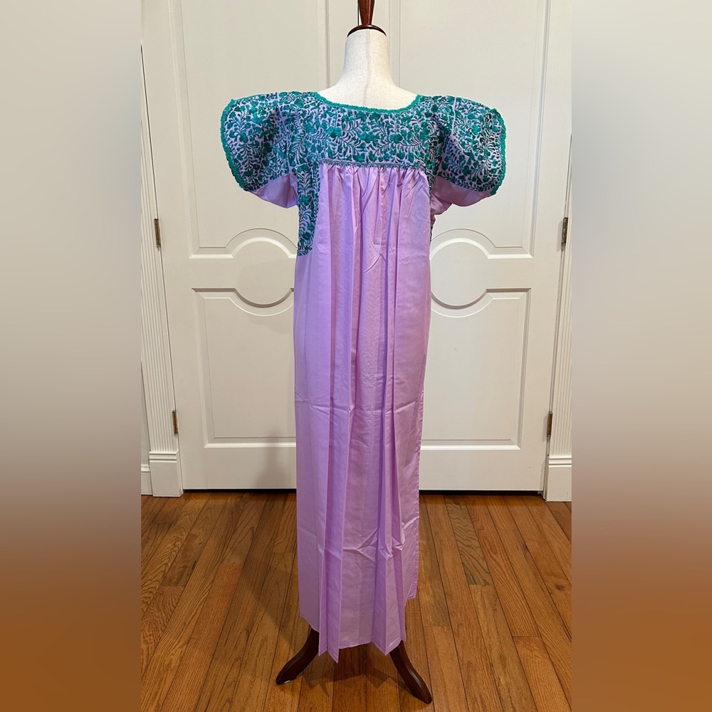 San Antonino Maxi Dress,Oaxaca Mexican dress.Hand Embroidered with Silk Threads. - Picture 10 of 10